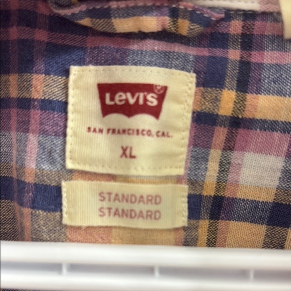 Levi's Blue and Pink Casual Button Down Shirt - Picture 2 of 5